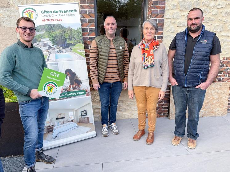 Le 12 octobre, à Moriers. L'association Gites de France Eure-et-Loir, présidée par Annie Constantin, a organisé ses portes ouvertes dans le nouveau gîte de Baptiste (au c.) et Antoine (à d.) Frichot.