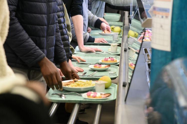 Après deux ans de gel des tarifs, le Département du Loiret fait le choix d’ajuster le prix du repas dans les cantines des collèges en l'augmentant.