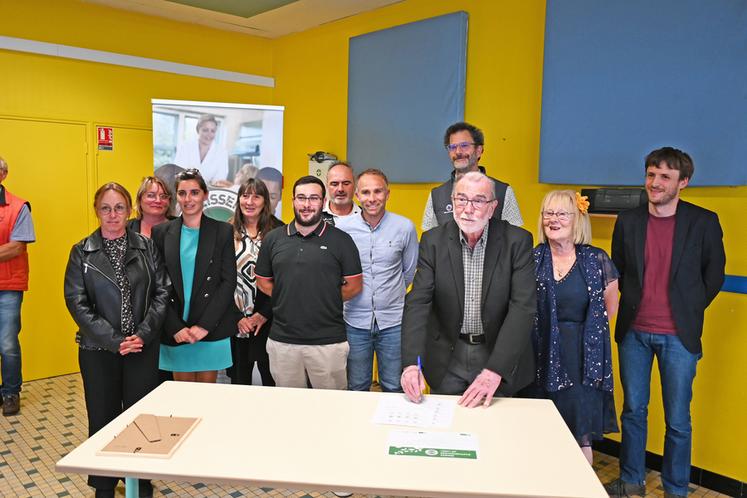 Mercredi 18 septembre, à Onzain. La commune a reçu le label Bio engagé pour récompenser les 28 % d'aliments bio servis au sein de sa restauration collective.