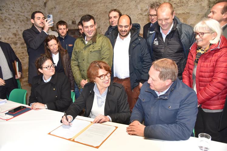 Jeudi 31 octobre 2024, Annie Genevard, ministre de l'Agriculture, de la Souveraineté alimentaire et de la Forêt, a signé la circulaire instituant le contrôle administratif unique.