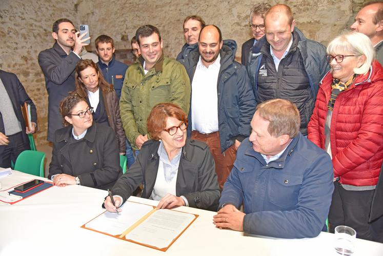 Annie Genevard, ministre de l'Agriculture, de la Souveraineté alimentaire et de la Forêt, a signé la circulaire instituant le contrôle administratif unique. 