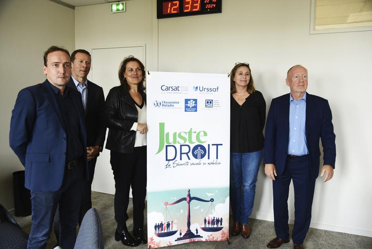 Mardi 22 octobre, à Orléans. De g. à d. : Pierre Cuchet, directeur de la CPAM de Loir-et-Cher, Julien Floc'h, directeur de l'Urssaf CVL, Eloïse Loré, directrice de la Carsat, Élodie Hémery-Bricout, directrice de la Caf du Loiret et Marc Debacq, directeur de la MSA Beauce-Cœur de Loire.