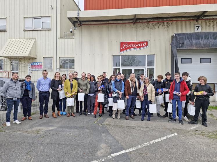 Lundi 4 novembre, à Pithiviers. À l’occasion de la Semaine de l’emploi agroalimentaire, des lycéens en bac pro métiers de la transition énergétique et du numérique ont visité l’usine Brossard.