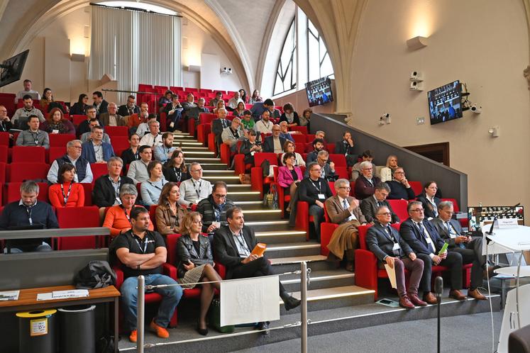 Mardi 5 novembre, à Blois. Les Rencontres bas-carbone, organisées par le conseil départemental en partenariat avec la chambre d’Agriculture, ont réuni une centaine de participants.