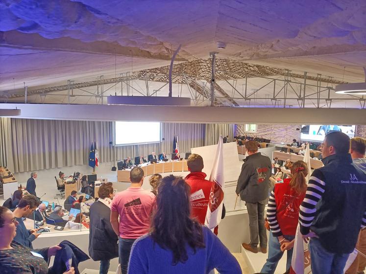 42 % des dossiers de DJA ont fait l'objet d'une avance de trésorerie pour pallier le retard de versement des crédits européens gérés par le conseil régional.