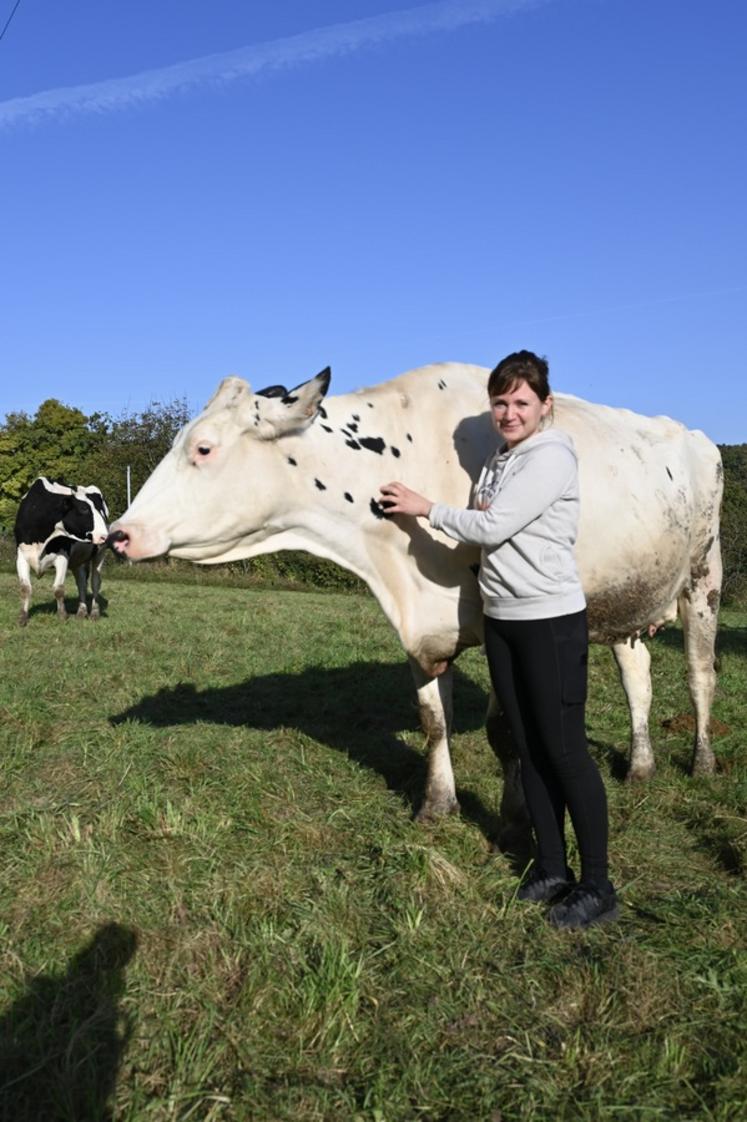 Éleveuse laitière et maman de deux jeunes enfants, Brigitte Delpech joue les équilibristes pour accorder vie professionnelle et personnelle.