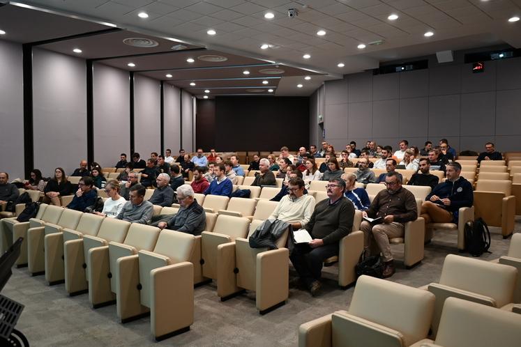 Mardi 5 novembre, à Blois. De nombreux participants ont assisté à la réunion technique d'Arvalis concernant les résultats sur les céréales à paille.