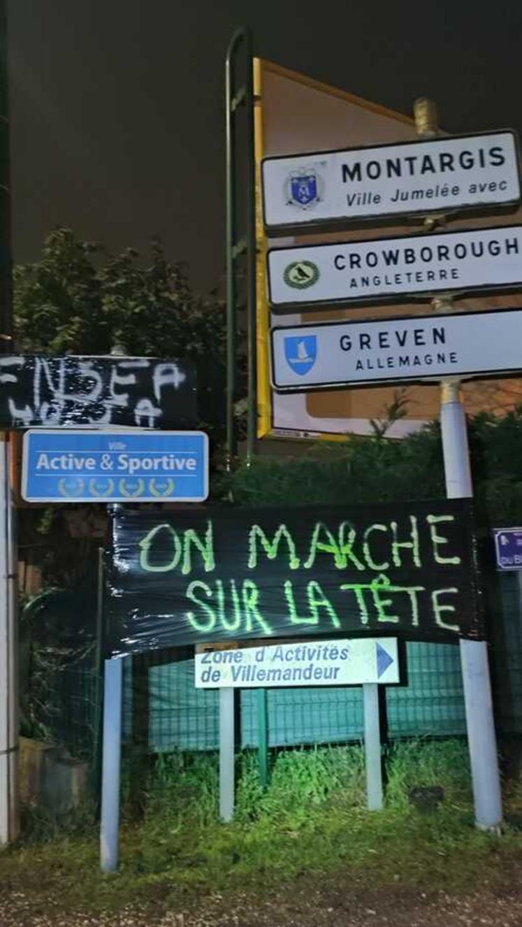 Opération de bâchage dans le secteur de Montargis.