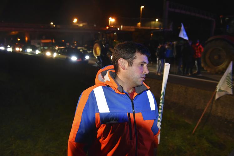 « Nous sommes fiers de nous mobiliser pour notre métier, a déclaré Clément Torpier, président de JA Île-de-France. Si Emmanuel Macron veut conserver une agriculture forte en Île-de-France, il faut agir rapidement ».