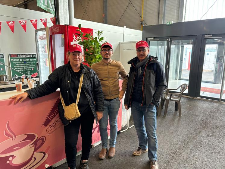 Casquettes, ballons et décapsuleurs ont été offerts aux visiteurs du salon avec le concours de la caisse locale du Crédit agricole.