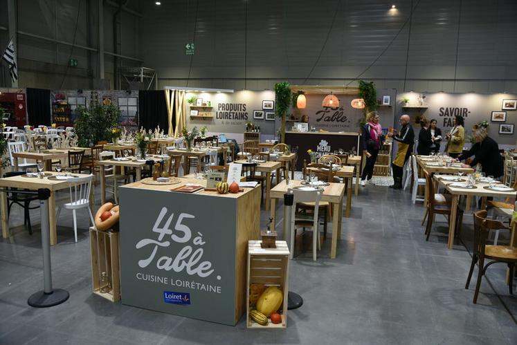 Le restaurant 45 à Table proposait un menu composé de produits du Loiret avec une royale de betterave, un suprême de volaille et un dessert à base de miel, safran, pomme et poire.