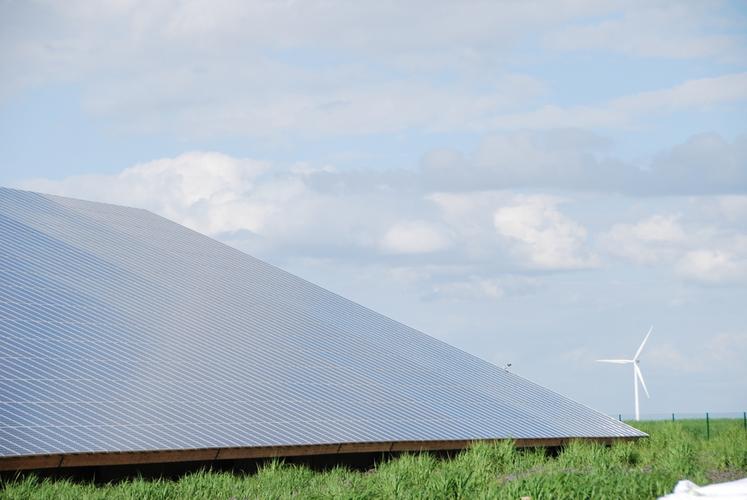 Pour adapter son réseau aux futurs installations de production d'énergie renouvelable, RTE les recense jusqu'au 6 janvier.