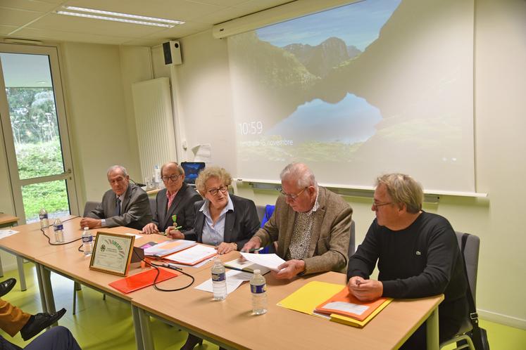 Brie-Comte-Robert, vendredi 15 novembre. L'Amoma 77, présidée par Laurence Benoit (au c.) a tenu son assemblée générale.