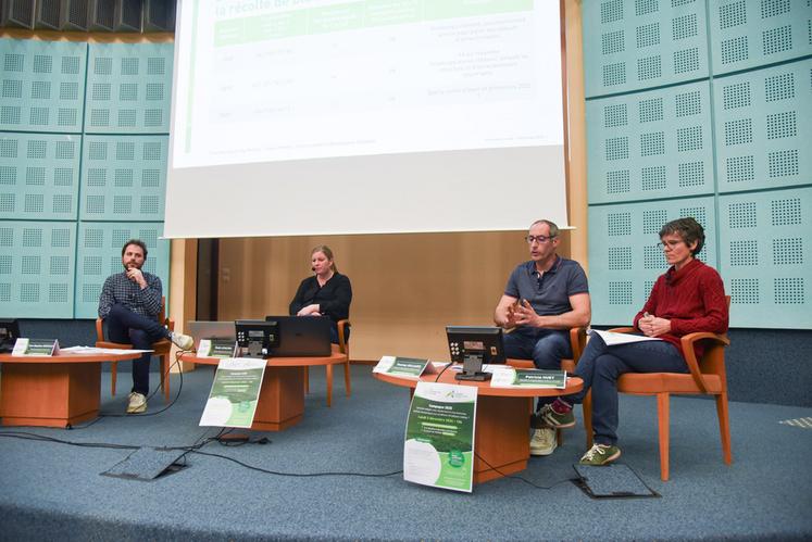 Lundi 2 décembre, à Chartres. Trois agronomes de la Chambre, Jean-Baptiste Gratecap, Thomas Gaujard et Patricia Huet (de g. à d.) ont livré leurs conseils pour une campagne 2025 déjà mal engagée.