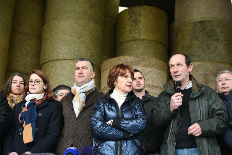 Samedi 30 novembre, à Sully-sur-Loire. La ministre de l'Agriculture, Annie Genevard, s'est rendue dans le Loiret pour écouter les revendications du monde agricole.