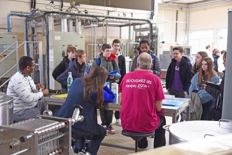 Jeudi 28 novembre, à Sours. À l'image de LSDH, de nombreuses entreprises de l'agroalimentaire ou de la cosmétique étaient présentes au Carrefour des métiers du Campus Natur'Alim.