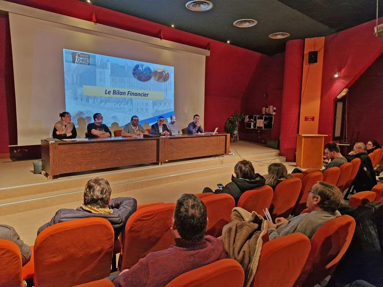 Après une édition 2024 réussie, les membres de l'Association de la Foire des cours se sont réunis en assemblée générale lundi 25 novembre, à Gien.