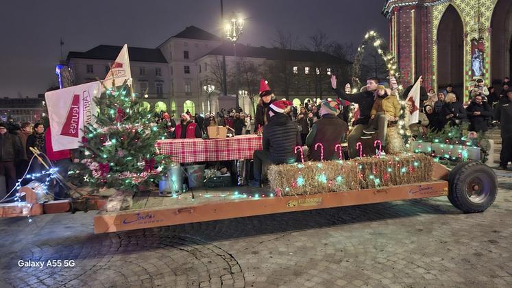 Vin chaud et chocolat chaud ont été proposés par les JA. 