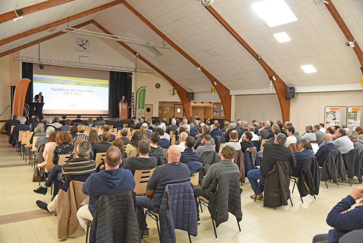 Vendredi 6 décembre, à Dadonville. Le président et le directeur d'AgroPithiviers ont dressé le bilan du dernier exercice de la coopérative.