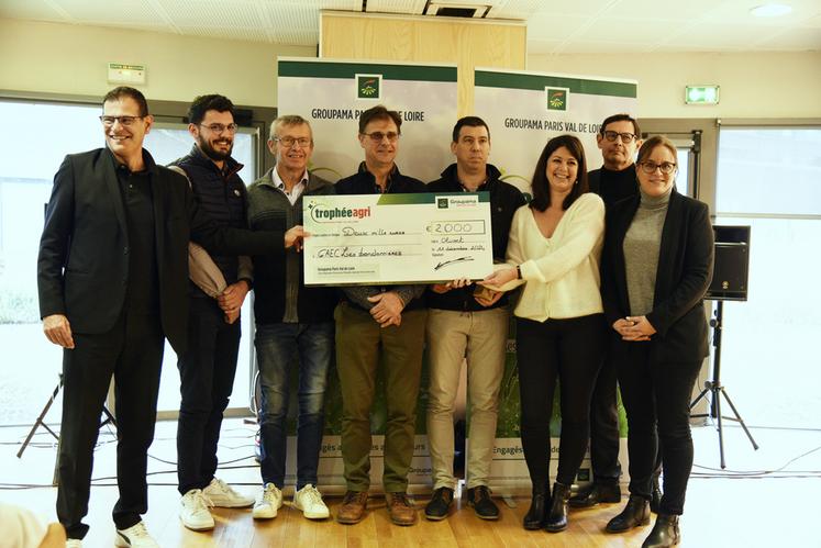 Mercredi 11 décembre, à Olivet. Le Gaec Les Bondonnières a été récompensé pour la conception d'un parc mobile hydraulique pour son cheptel.