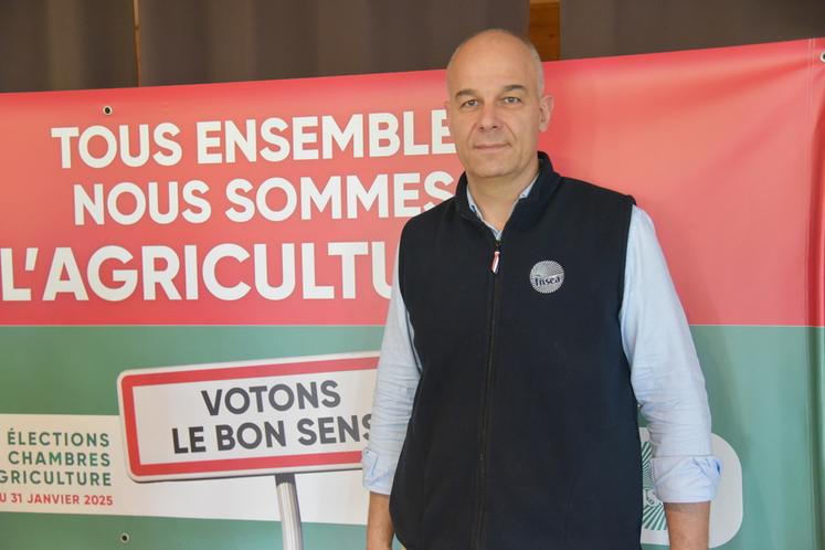 Arnaud Rousseau effectue actuellement une tournée des départements pour échanger avec les hommes et femmes des territoires qui s'engagent.