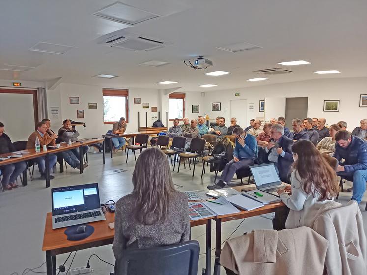 Vendredi 10 janvier, à Étampes (Essonne). Les syndicats agricoles de Beauce-Gâtinais et d’Hurepoix-Étampois ont tenu une assemblée générale conjointe.