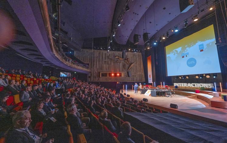 Vendredi 10 janvier, à Paris. Le studio 104 de la Maison de la Radio a servi de cadre à la réunion d'information de Sénalia.