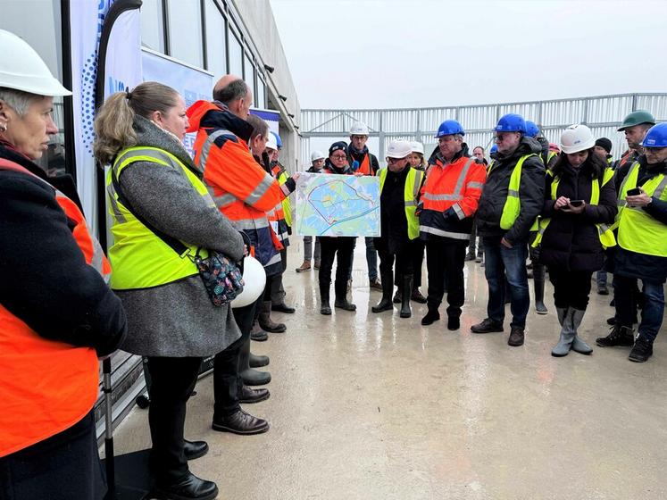 Châtenay-sur-Seine, mercredi 15 janvier. Présentation du périmètre du casier en présence d'élus, dont Patrick Ollier.