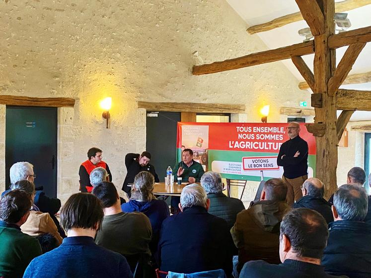 Plusieurs élus locaux ont participé à la rencontre.