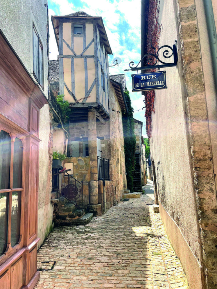 Rue de la Marzelle à Terrasson-Lavilledieu.