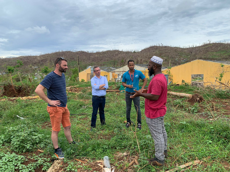 Le président de JA, Pierrick Horel (à g.), et le premier vice-président de la FNSEA, Jérôme Despey (2e à g.), se sont rendus à Mayotte en début d’année pour soutenir les agriculteurs mahorais au nom de ceux de l’Hexagone.