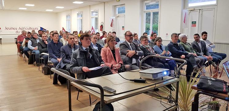 Les nombreux participants ont pu revoir l'année de Jeunes agriculteurs 45 en images durant le rapport d'activité.
