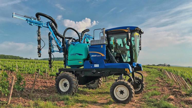 La gestion automatique de la pulvérisation et le séquençage de bout de rang facilitent grandement la conduite lors des demi-tours.