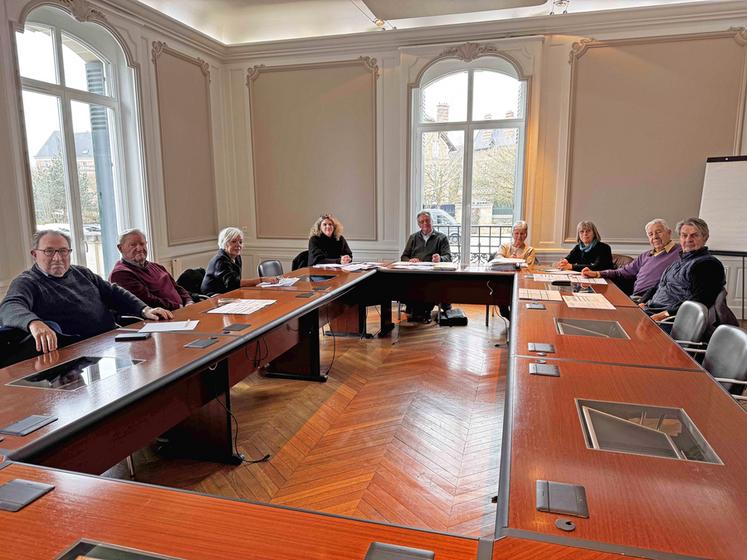 Au Chesnay (Yvelines), jeudi 13 février. La section des anciens a tenu un conseil d'administration.