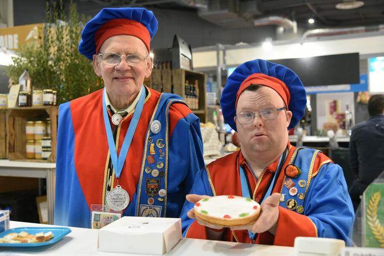 Gérard et Brice Bobet présentent l'authentique pithiviers. 