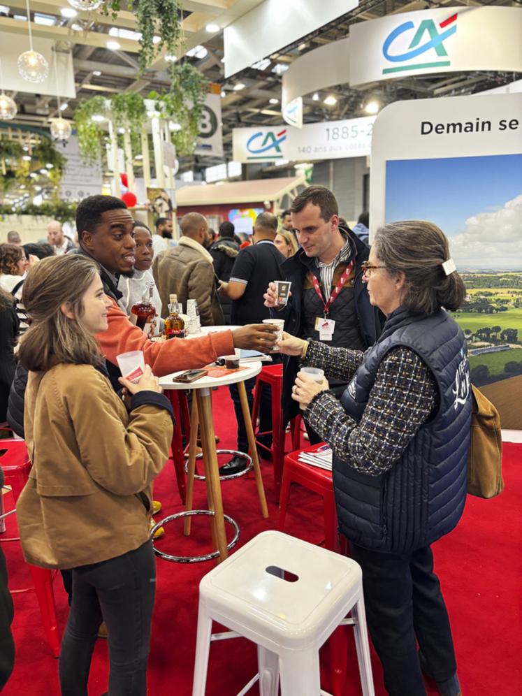 Halte sur le stand de JA national pour une dégustation des produits présentés par les JA d'Outre-Mer.