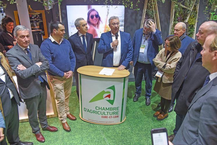 Mercredi 26 février, à Paris. Le préfet, trois députés, le président du Département, le directeur des Territoires… Tout le monde est là pour le dernier discours officiel lors d'un Salon de l'agriculture pour le président de la Chambre, Éric Thirouin.