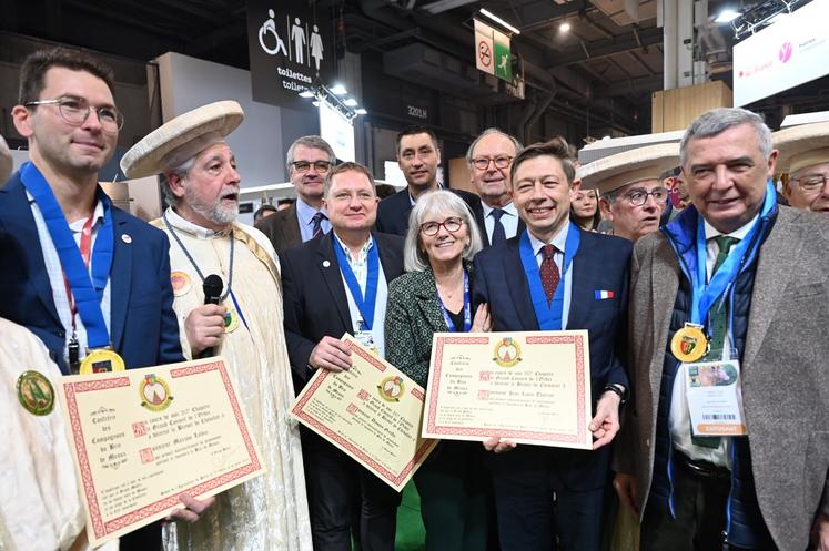 La confrérie des chevaliers du brie de Meaux au Sia, mardi 25 février 2025.