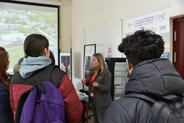 Jeudi 27 février, à Ascoux. Les collégiens des différents établissements du Pithiverais ont découvert les nombreux métiers de l'agriculture.