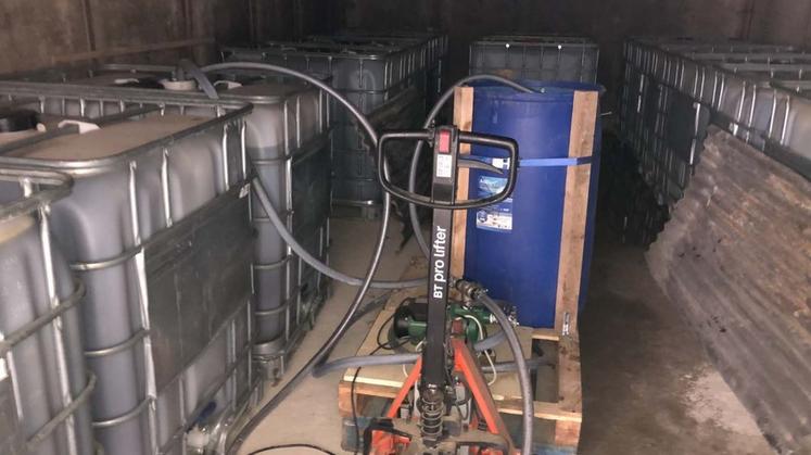 L'exploitant dispose d'une salle de chauffe pour multiplier les ferments lactiques. Ceux-ci sont utilisés pour réaliser un compostage de surface une dizaine de jours avant la plantation, lors de la destruction des couverts.