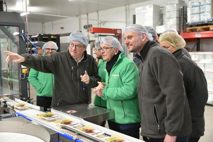 Le président de la Région, François Bonneau, a visité l'usine de fabrication de Chevilly. 