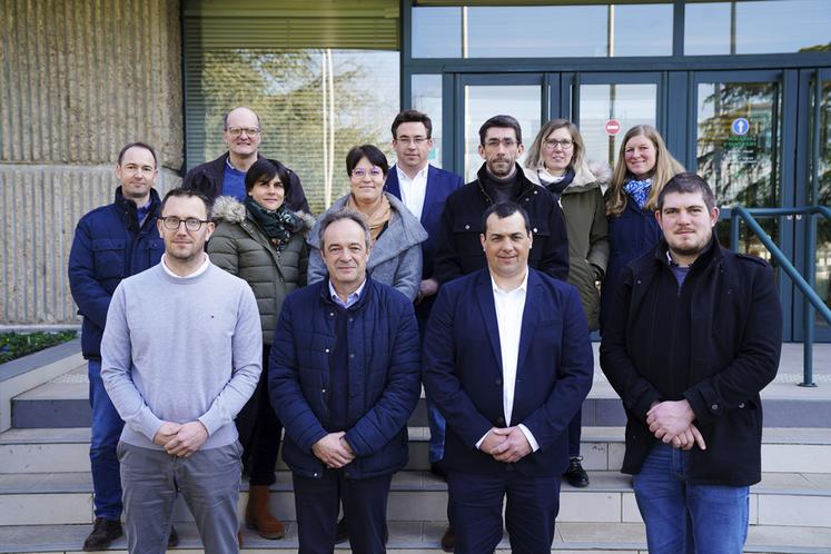 Lundi 3 mars, à Chartres. La nouvelle chambre d'Agriculture a été installée, son bureau, présidé par Yohann Serreau (2e à d.), ne conserve que trois membres de la précédente mandature.