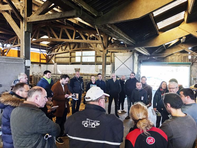 À Lunay (Loir-et-Cher), vendredi 28 février. La FNSEA CVL a invité politiques et administrations à venir échanger sur les problématiques de l’eau en élevage laitier.