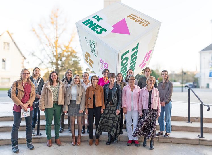 Dix-sept agricultrices ont été photographiées dans leur quotidien