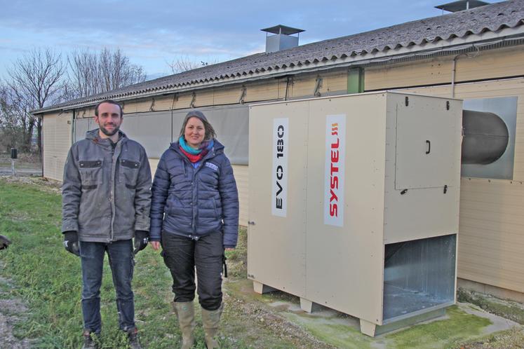 Optimisation énergétique et bien-être animal sont compatibles. Par exemple, « l’échangeur de chaleur améliore l’ambiance du bâtiment et par conséquent la croissance des poulets », indiquent Alexandra et Bastien Fricotteau.