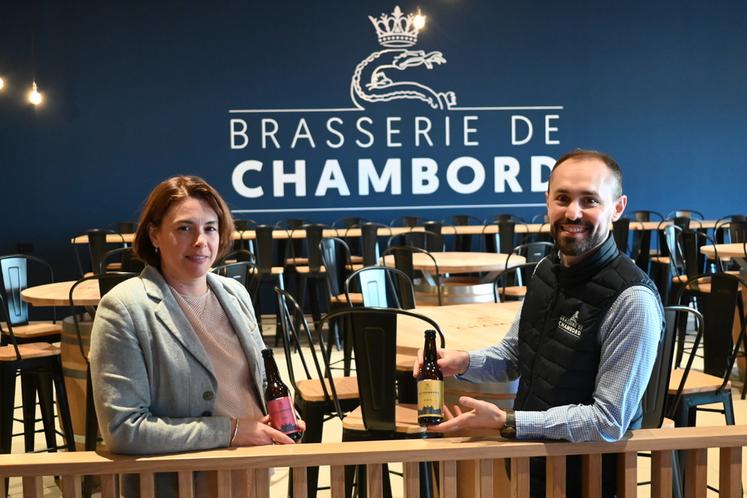 La Brasserie de Chambord, lancée par la coopérative Axéréal, a ouvert ses portes il y a quelques semaines à Saint-Gervais-la-Forêt. Cette année, elle compte produire 1 000 hectolitres de bière avec de l'orge bas-carbone.