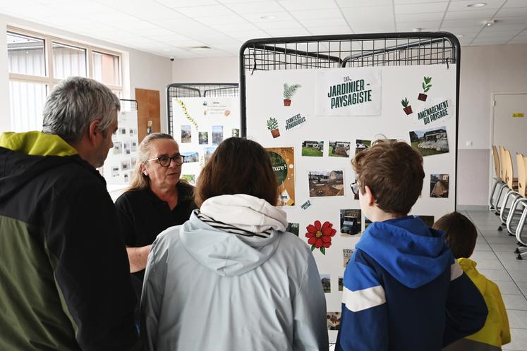 Samedi 22 mars, à Saint-Firmin-des-Prés. Les visites de la MFR du Vendômois se sont succédé toute la journée.
