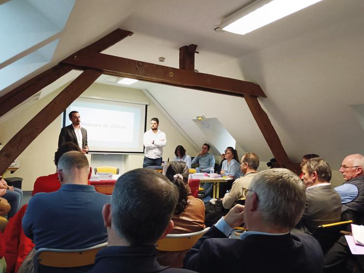 Clément Carteron a félicité Maxime Buizard, Président de la Chambre régionale d'Agriculture qui a rappelé les enjeux notamment autour de la PAC et des zones intermédiaires pour la région. 