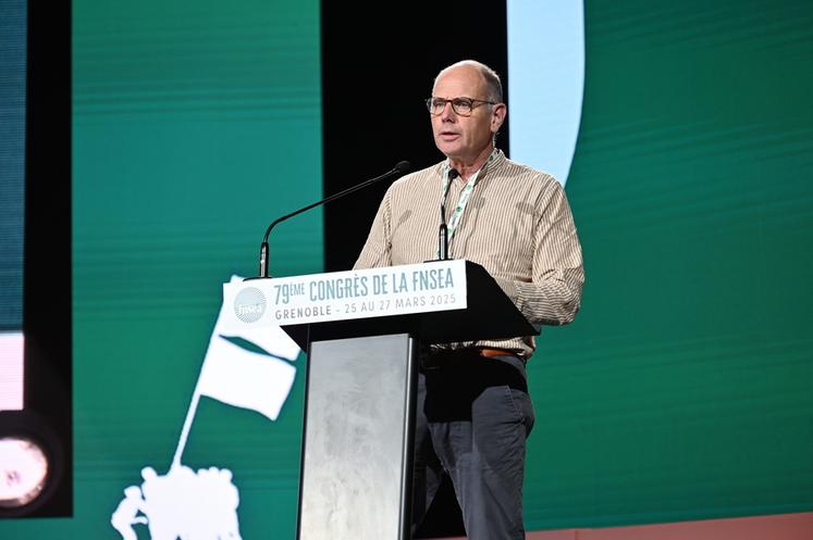 Mardi 25 mars, à Grenoble (Isère). Nicolas Sterlin, président de la FNSEA Centre-Val de Loire, lors de son discours au congrès de la FNSEA.