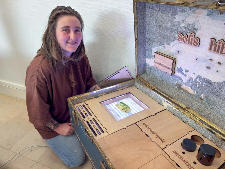 L'artiste Camille Barbet a conçu le premier chlorographe de l'histoire lors de sa résidence à La Saussaye.